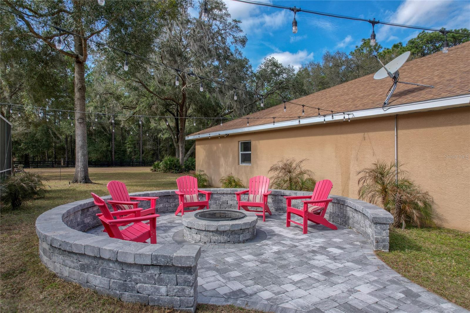 ROLLING HILLS - Residential