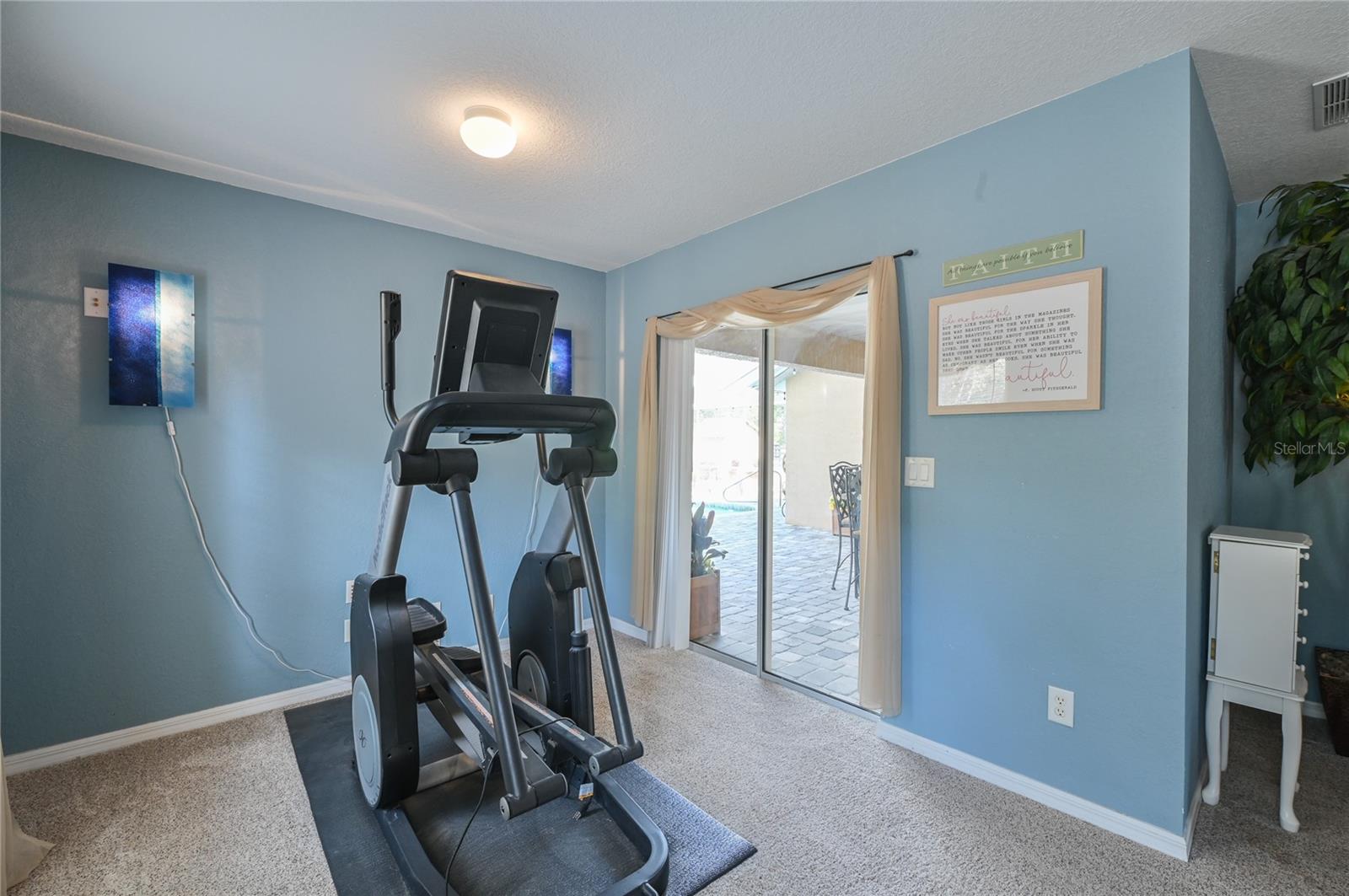 ROLLING HILLS - Residential