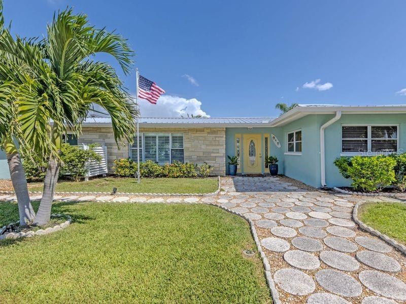 Photo of 918 Gibbs Road, Venice, FL 34285 (MLS # N6145566)