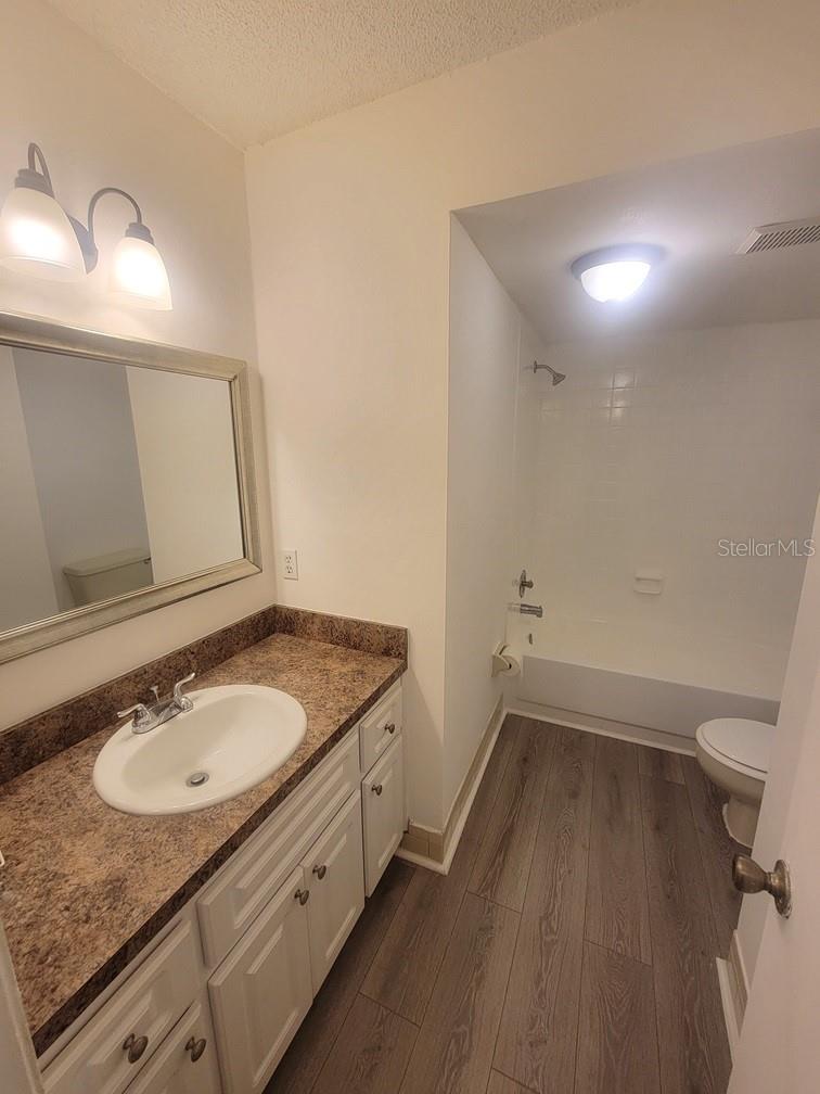 BAYWOOD MEADOWS PH 01 - Residential Lease