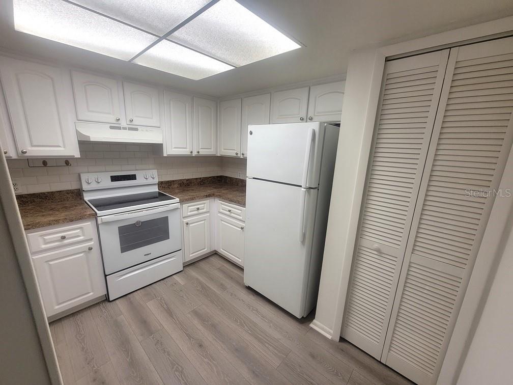 BAYWOOD MEADOWS PH 01 - Residential Lease