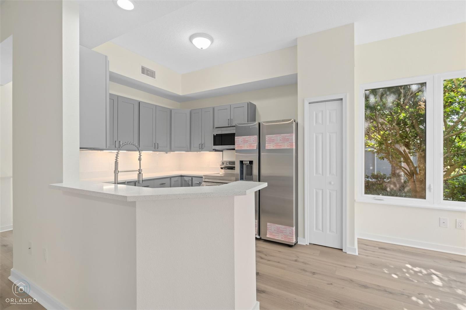 HOWEY MISSION SONOMA CONDO - Residential