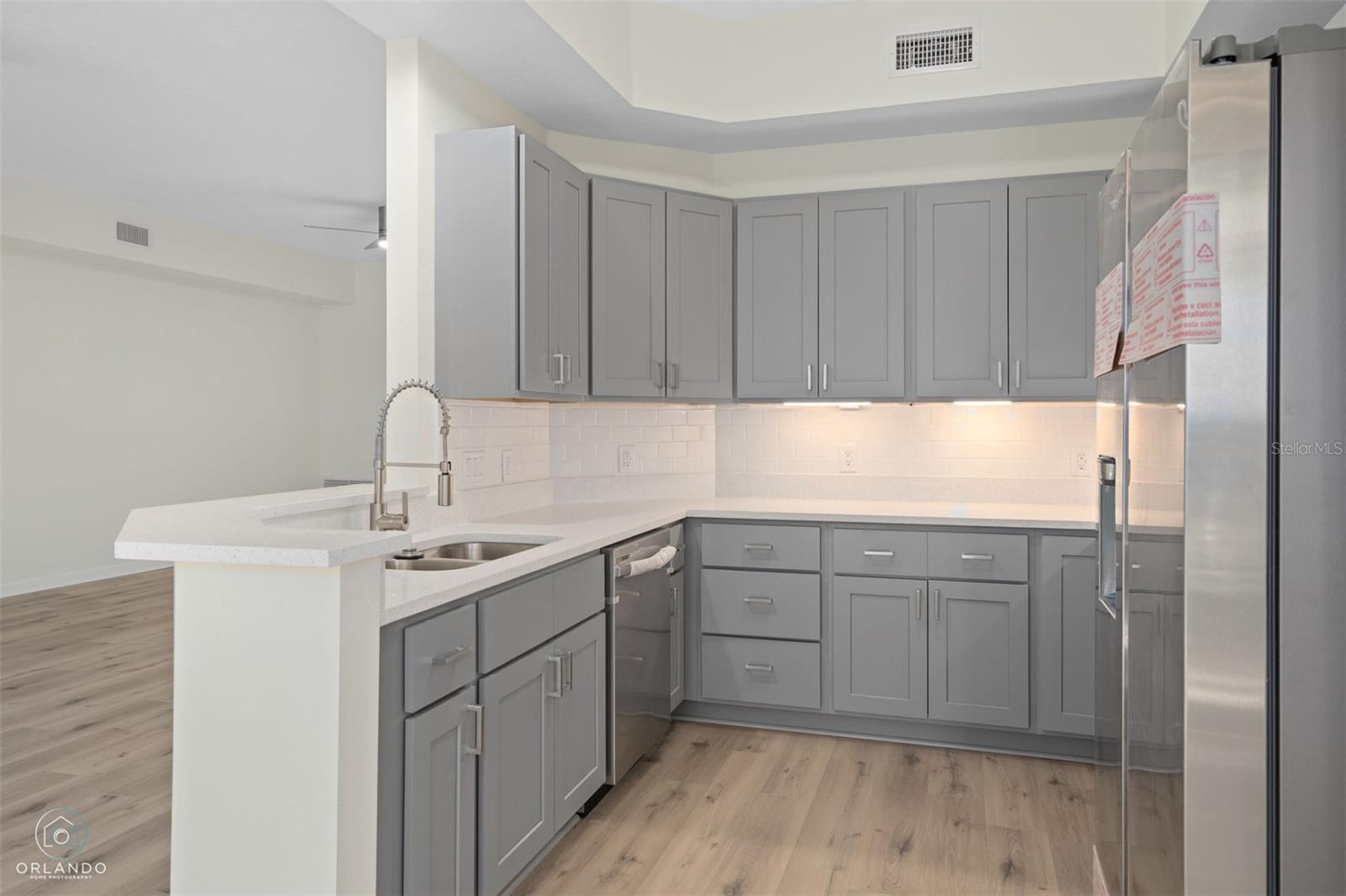 HOWEY MISSION SONOMA CONDO - Residential