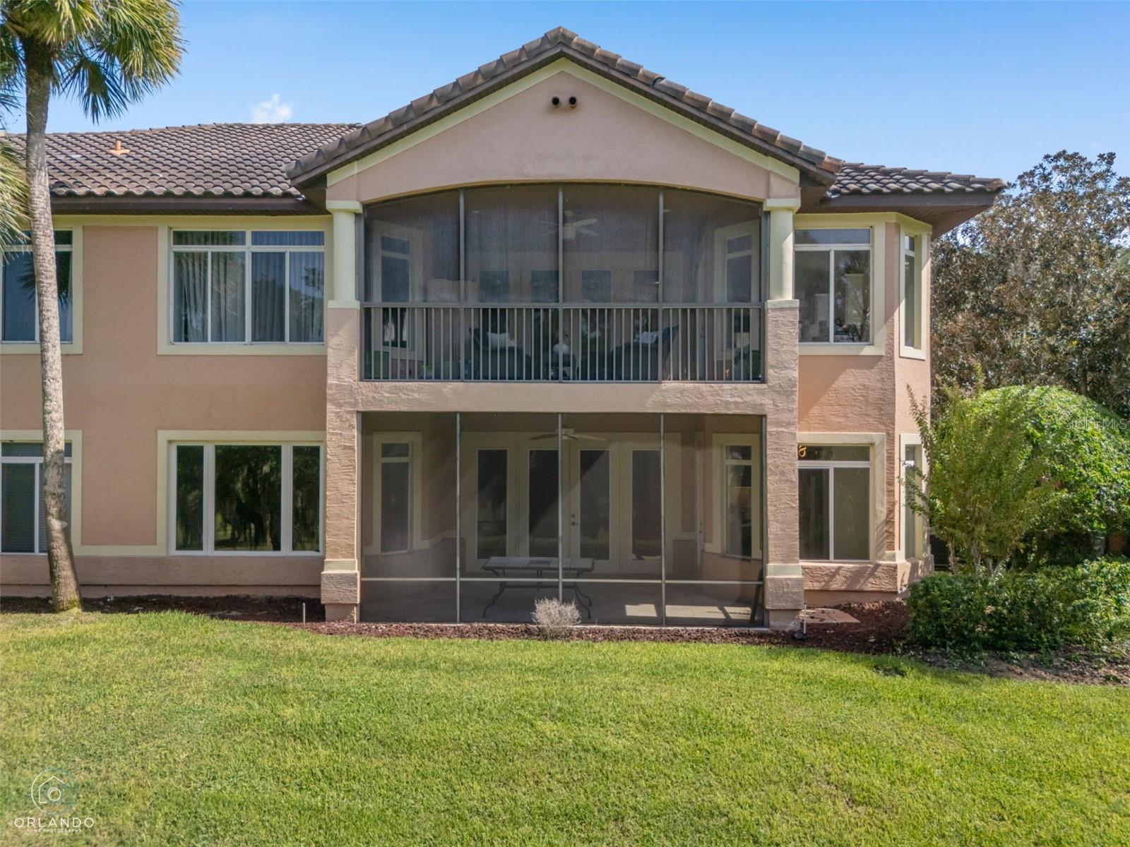 HOWEY MISSION SONOMA CONDO - Residential