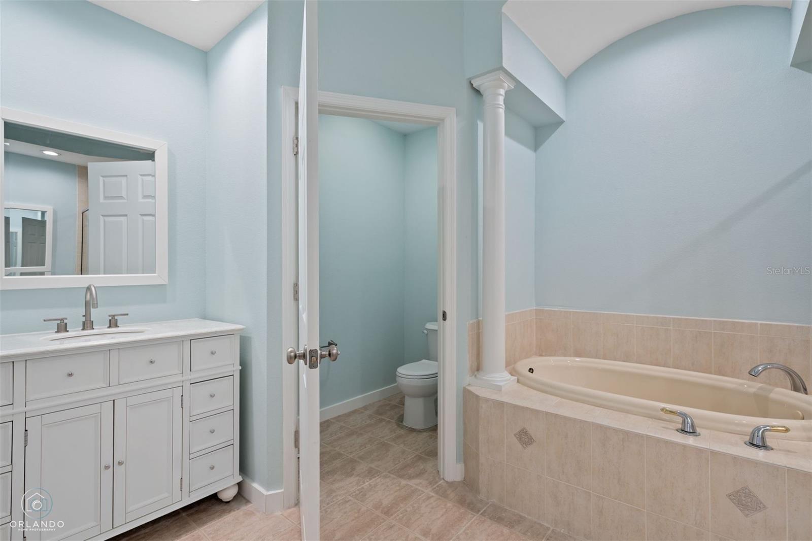 HOWEY MISSION SONOMA CONDO - Residential