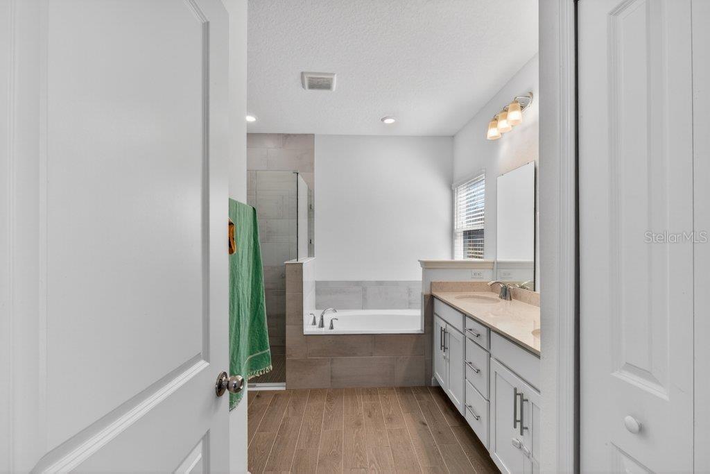 WHISPER CRK PH 11 UN B - Residential