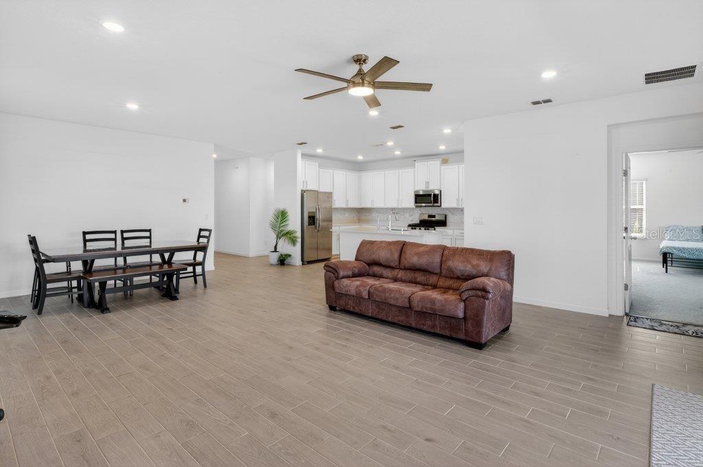 WHISPER CRK PH 11 UN B - Residential