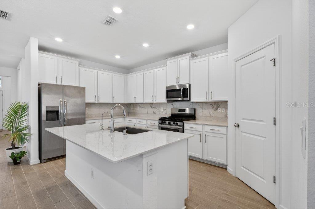 WHISPER CRK PH 11 UN B - Residential