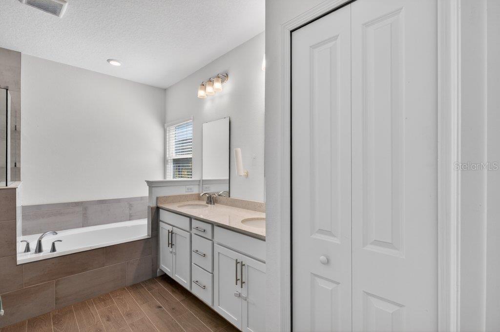 WHISPER CRK PH 11 UN B - Residential