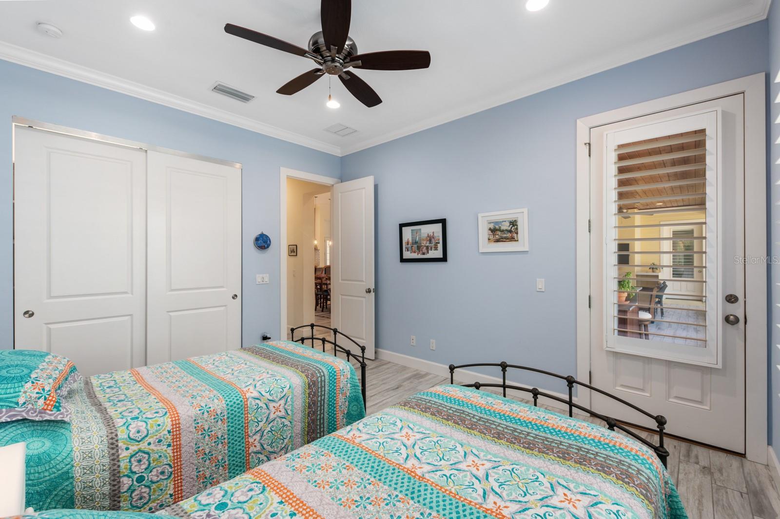 SARA SANDS - Residential