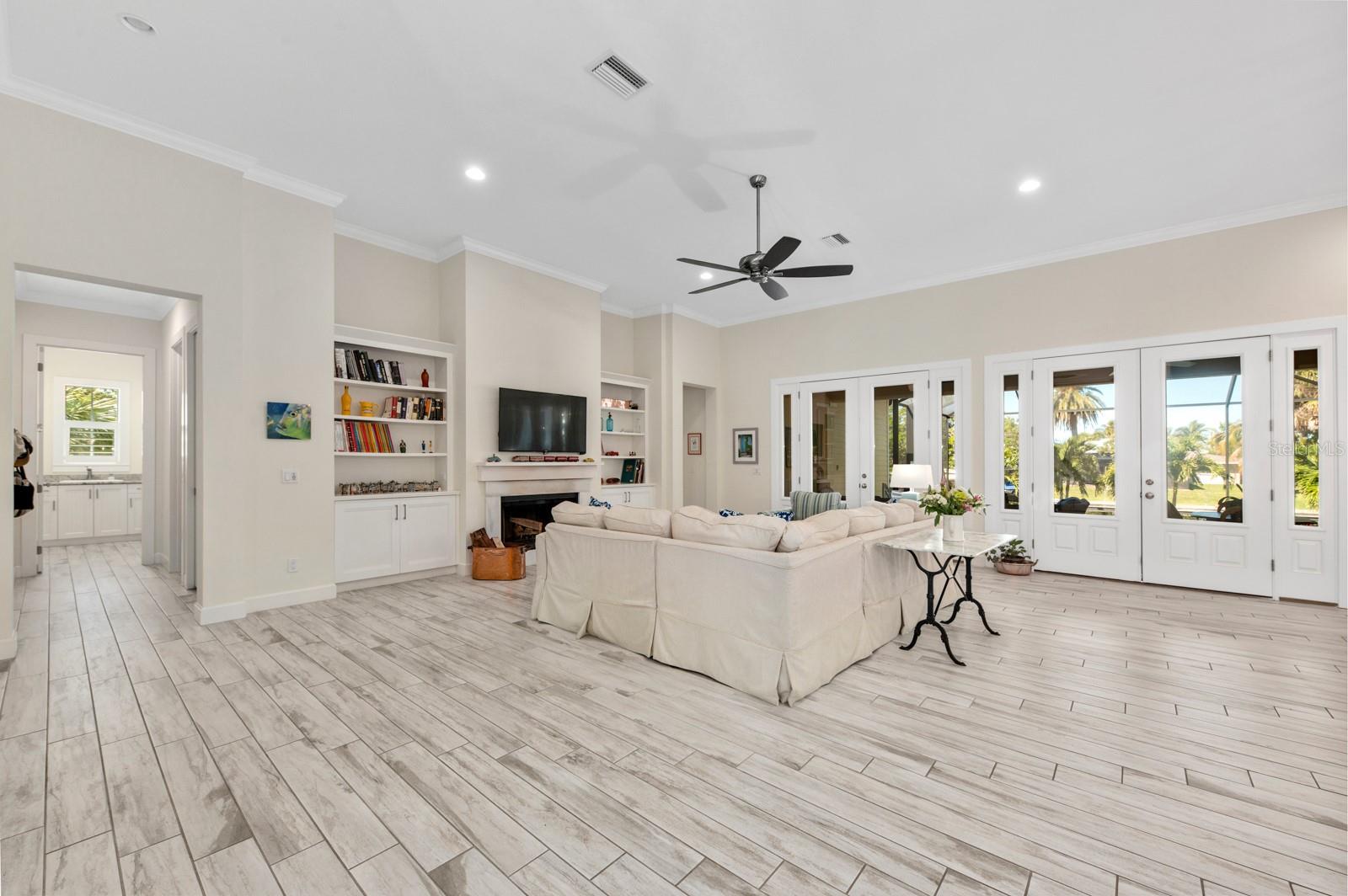 SARA SANDS - Residential