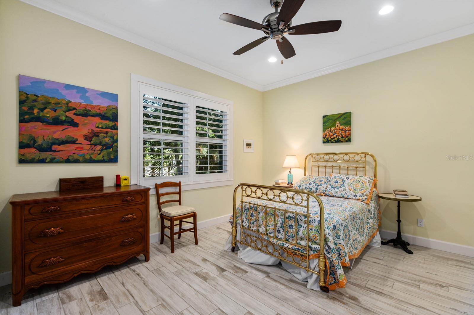 SARA SANDS - Residential