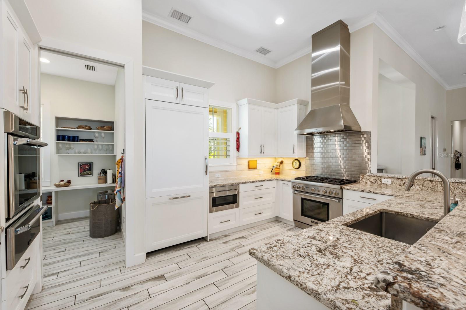 SARA SANDS - Residential