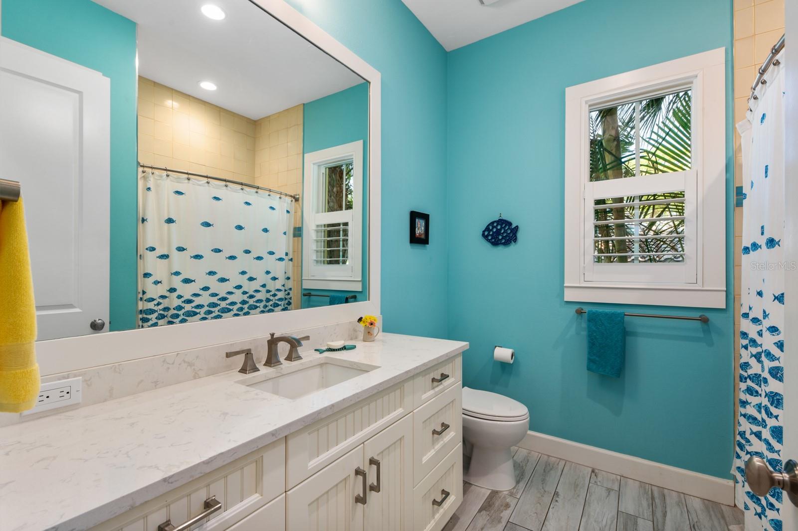 SARA SANDS - Residential