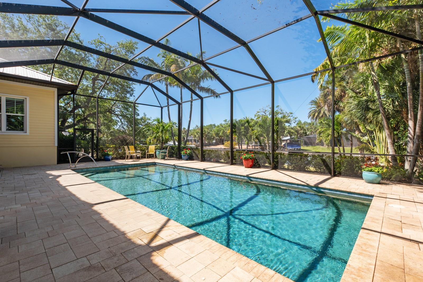 SARA SANDS - Residential