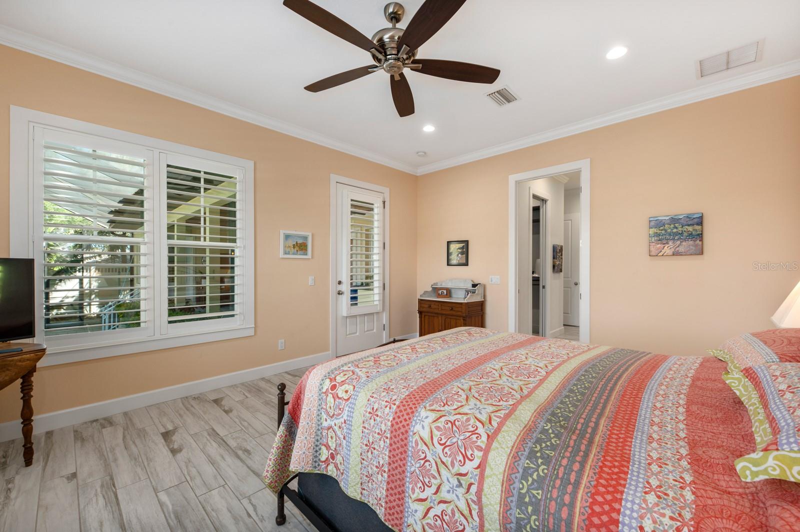 SARA SANDS - Residential