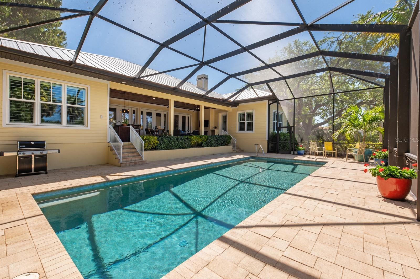 SARA SANDS - Residential