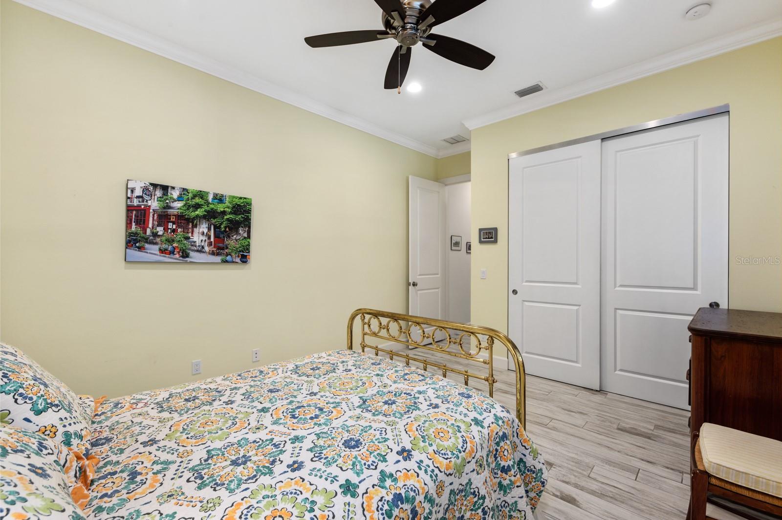 SARA SANDS - Residential