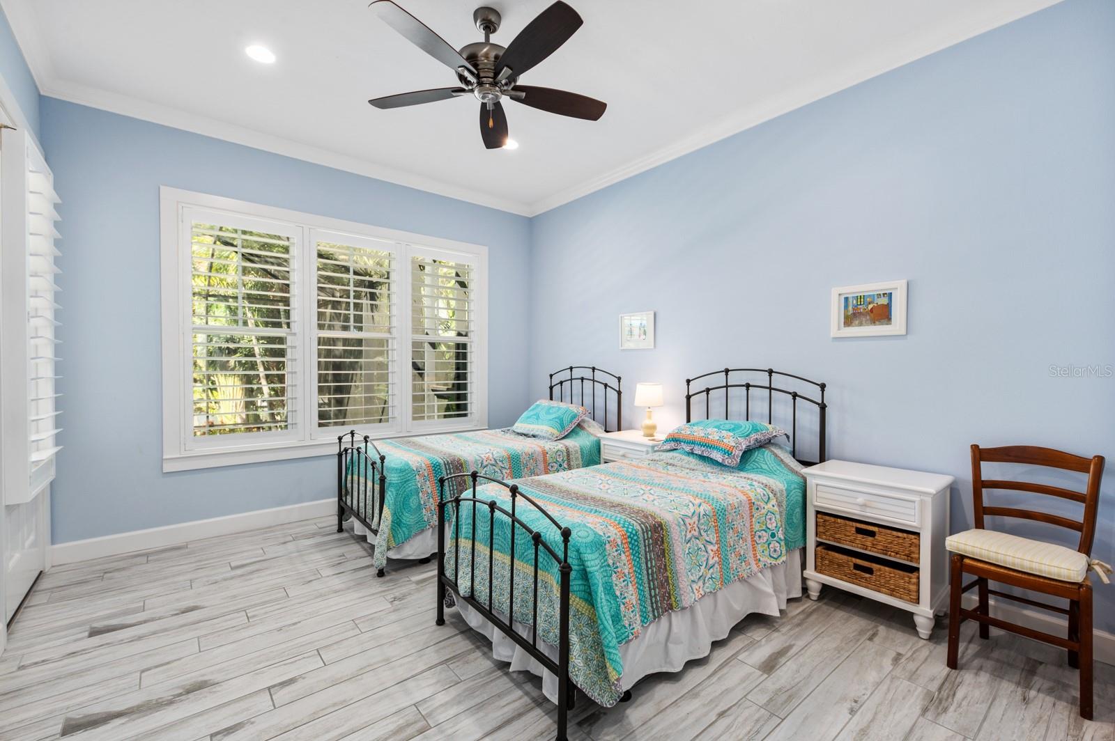 SARA SANDS - Residential