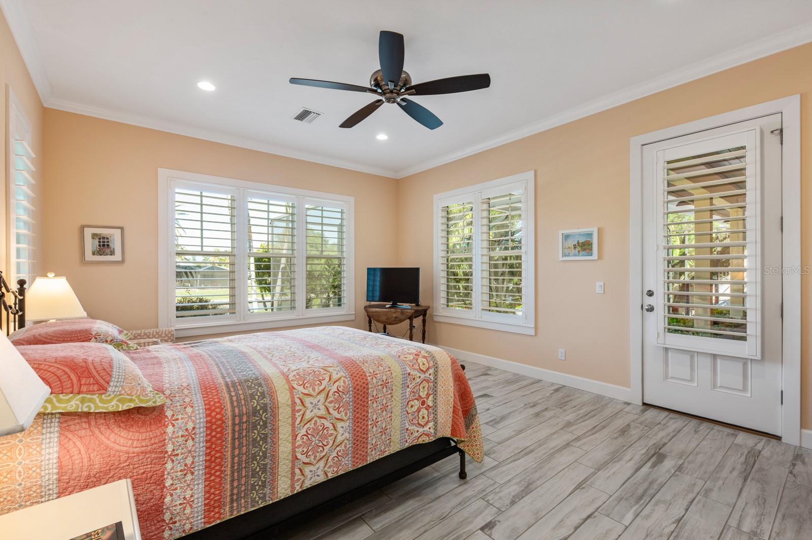 SARA SANDS - Residential