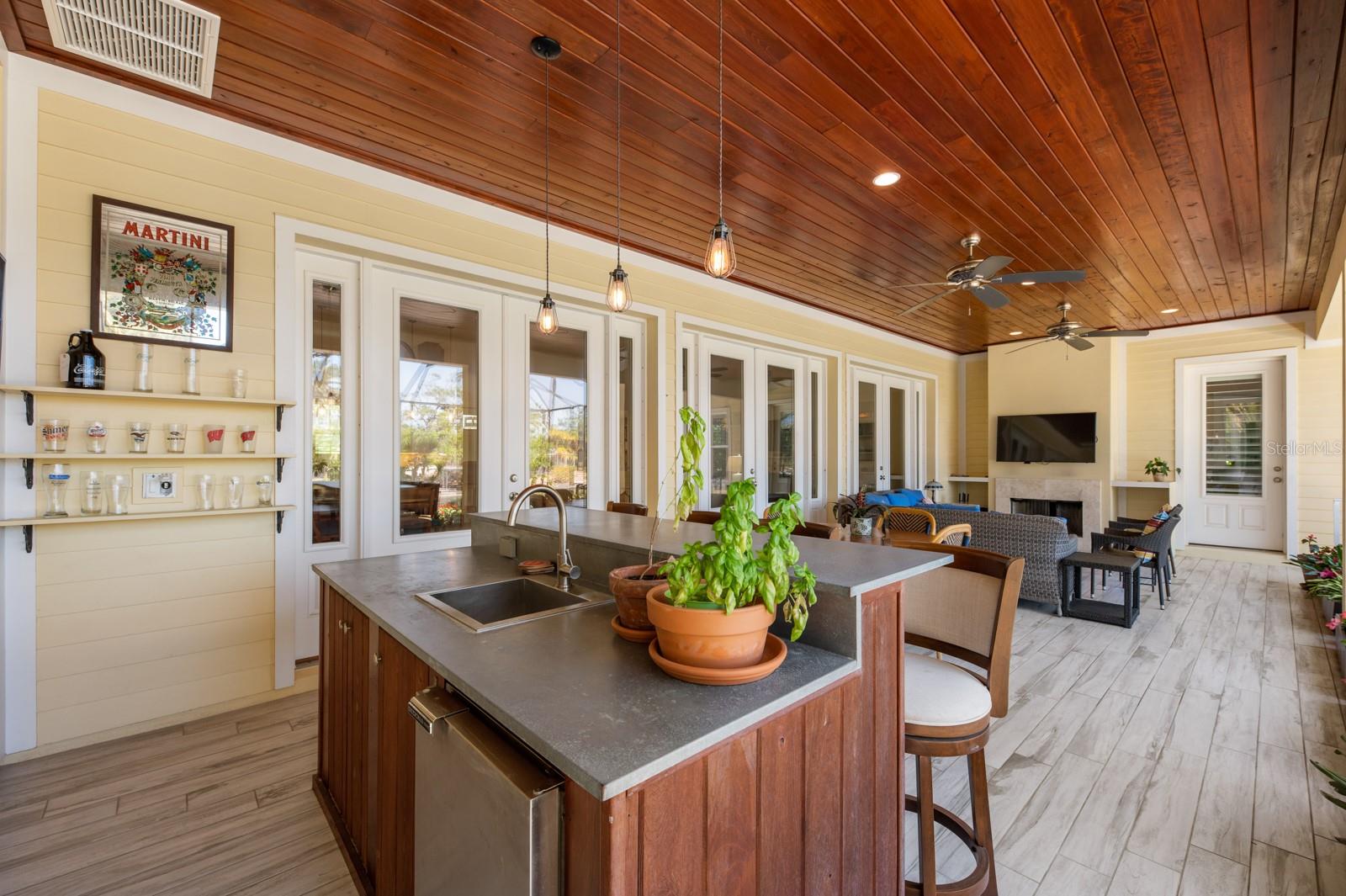 SARA SANDS - Residential