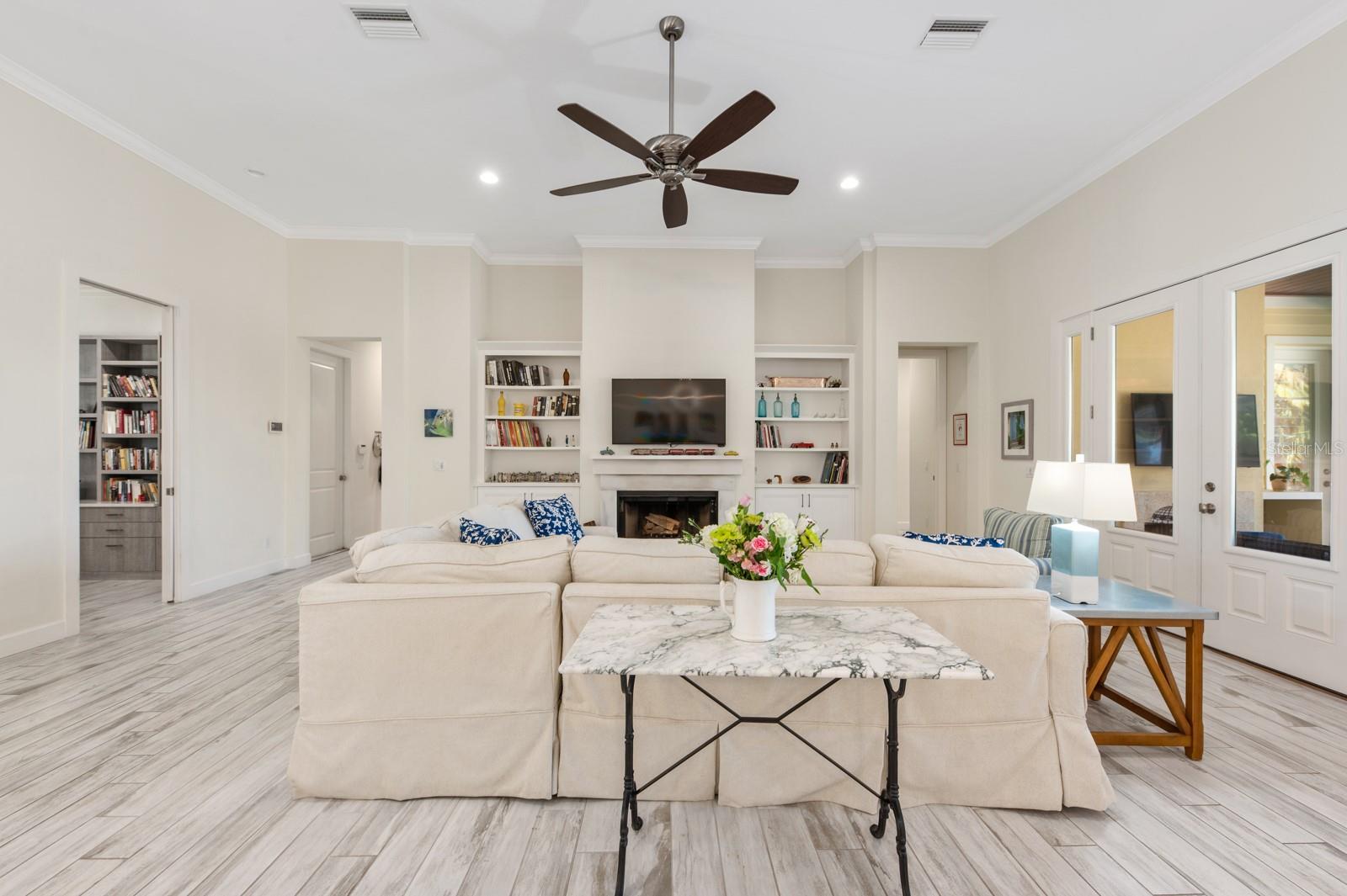 SARA SANDS - Residential