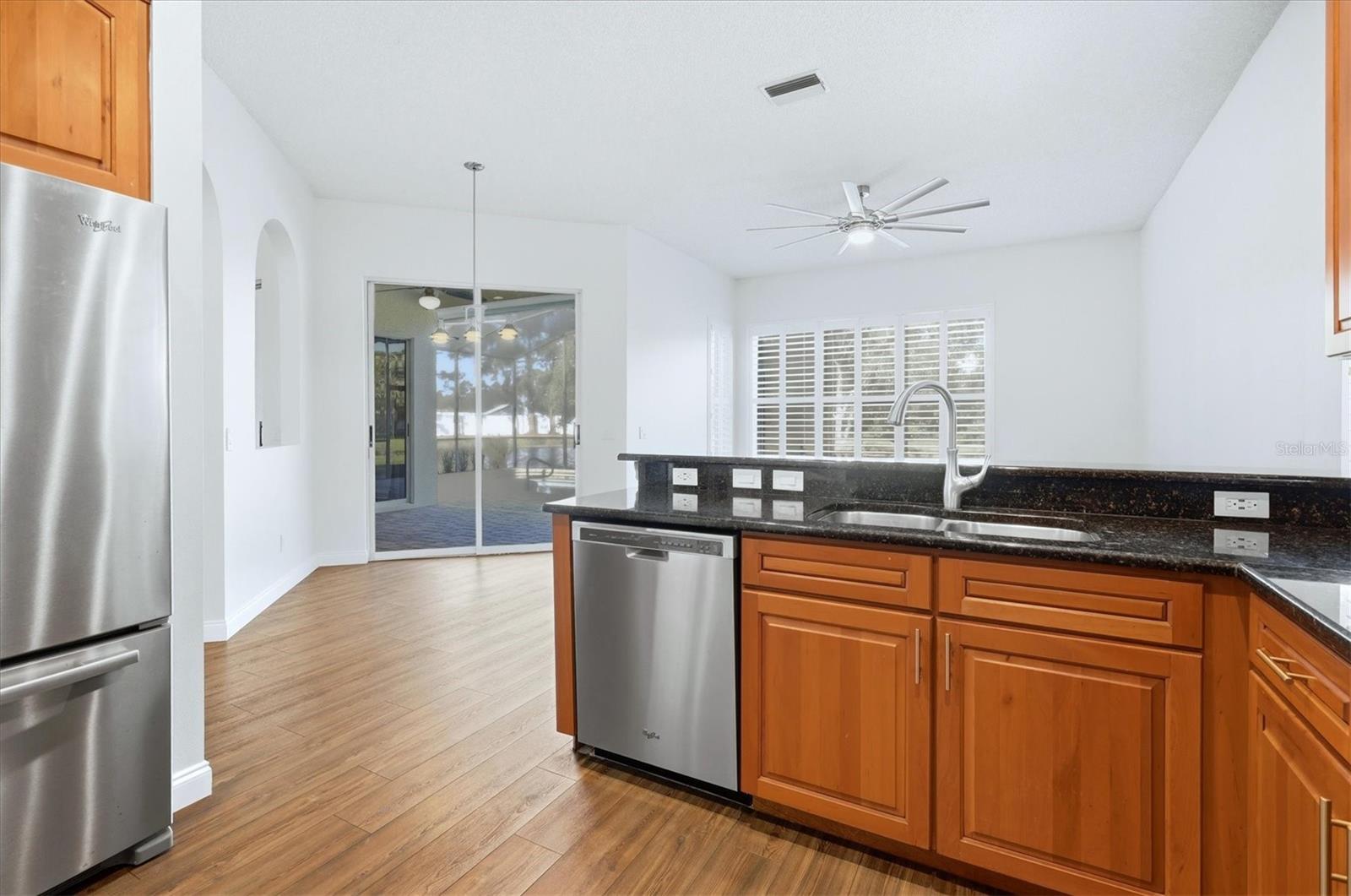 HUNTINGTON POINTE - Residential