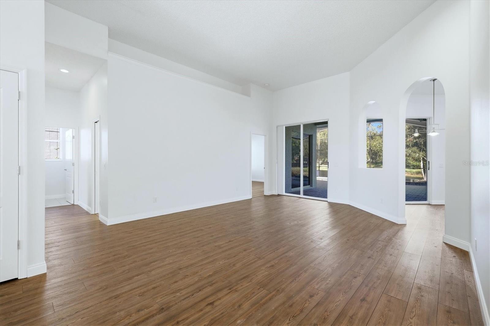 HUNTINGTON POINTE - Residential