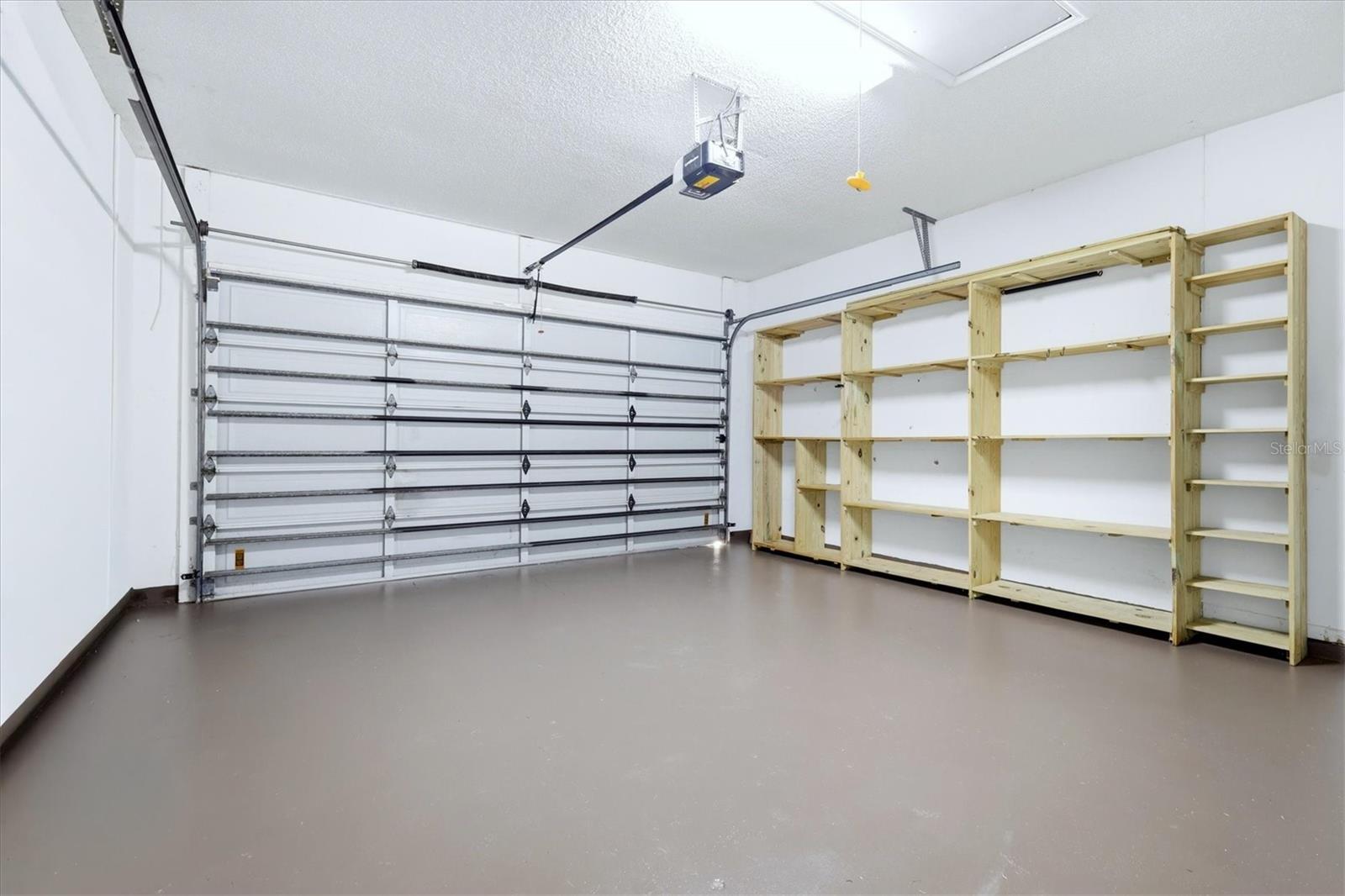 HUNTINGTON POINTE - Residential