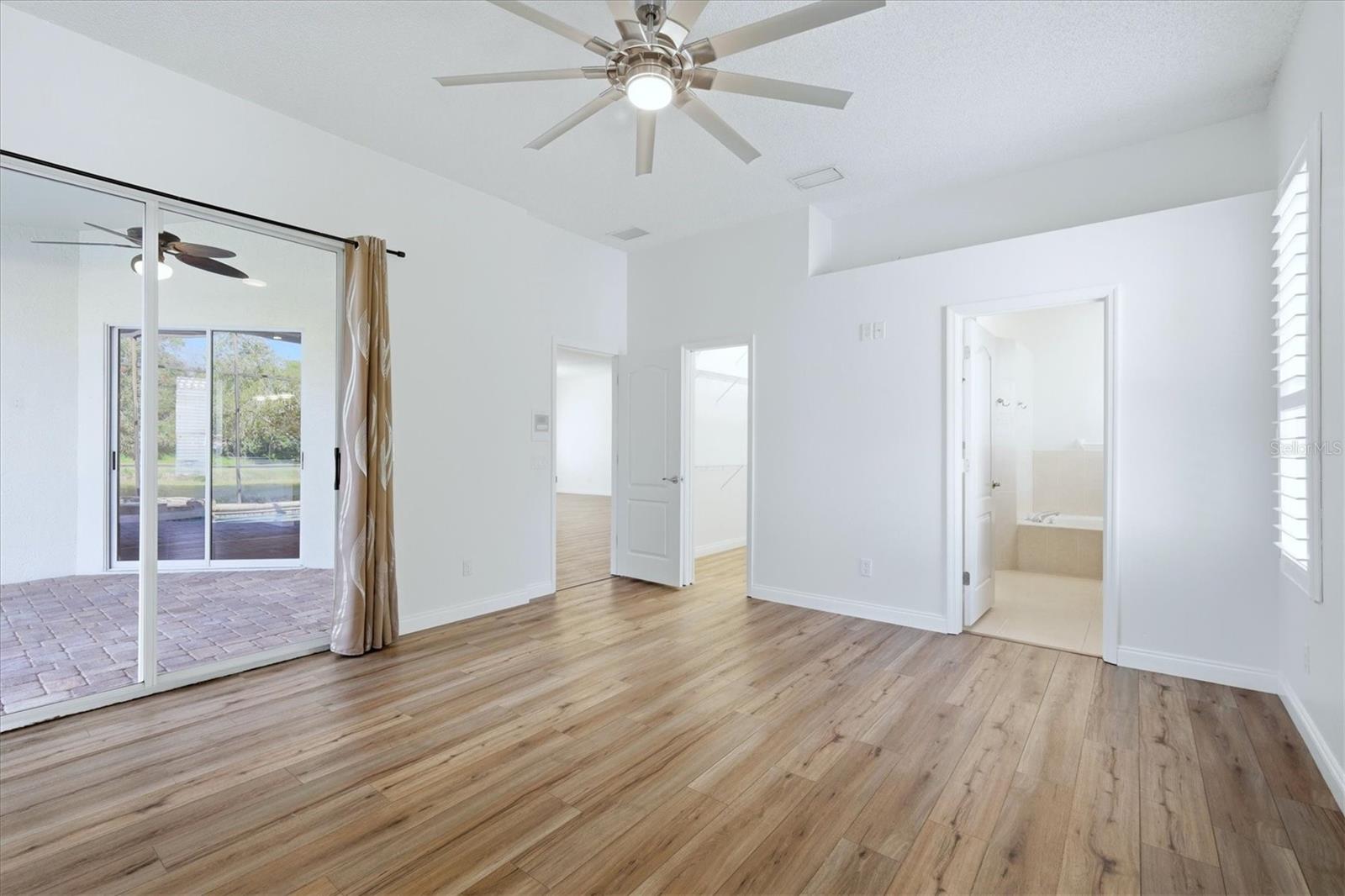 HUNTINGTON POINTE - Residential