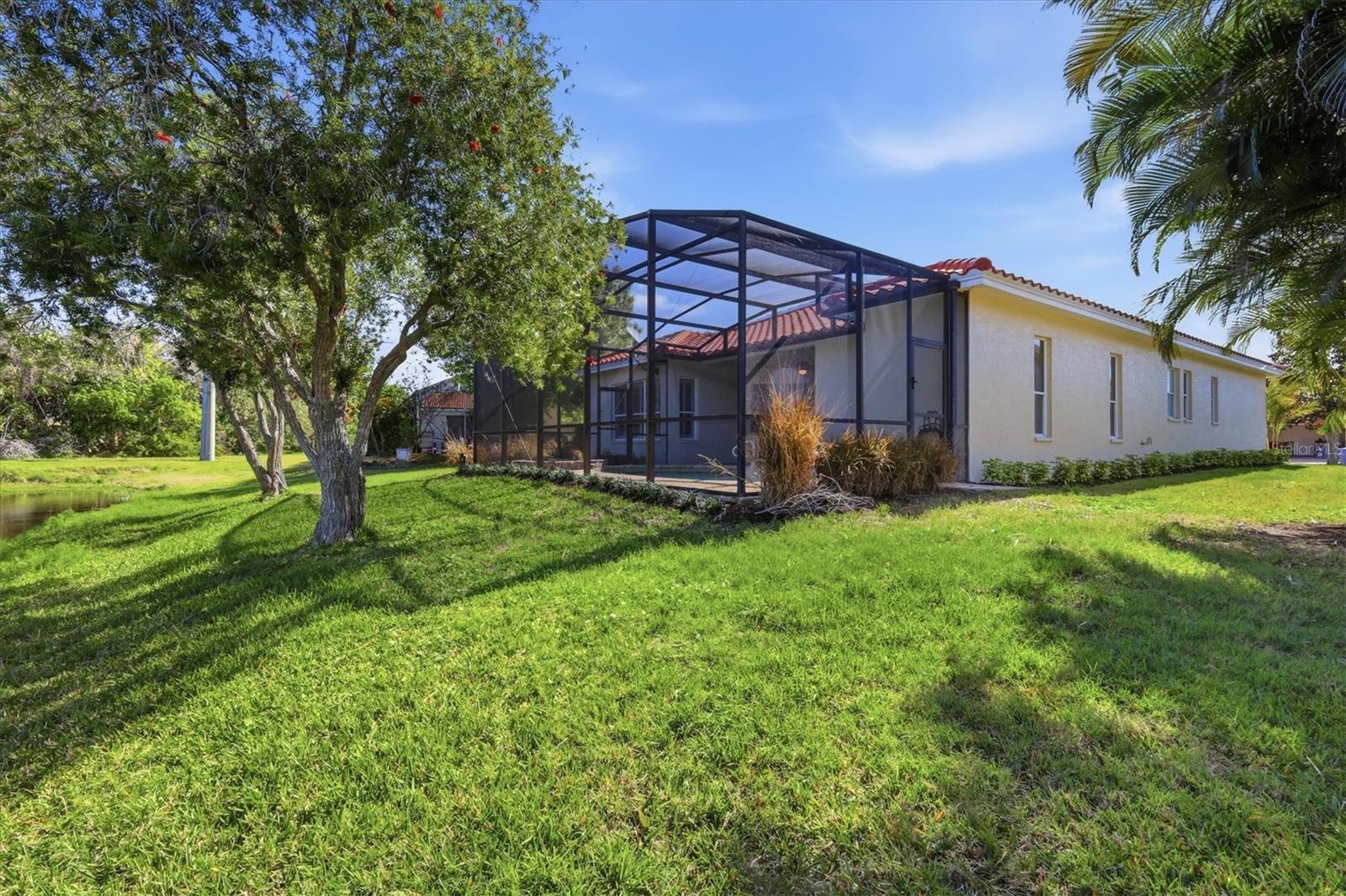 HUNTINGTON POINTE - Residential