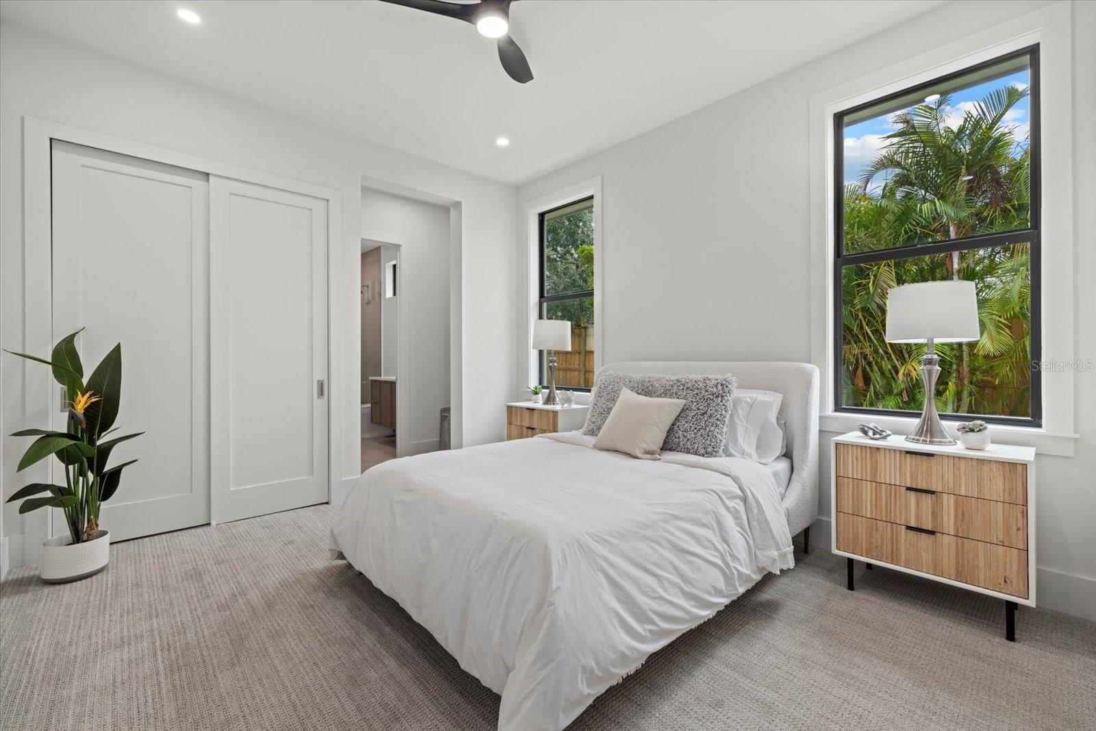 GRANADA PARK - Residential