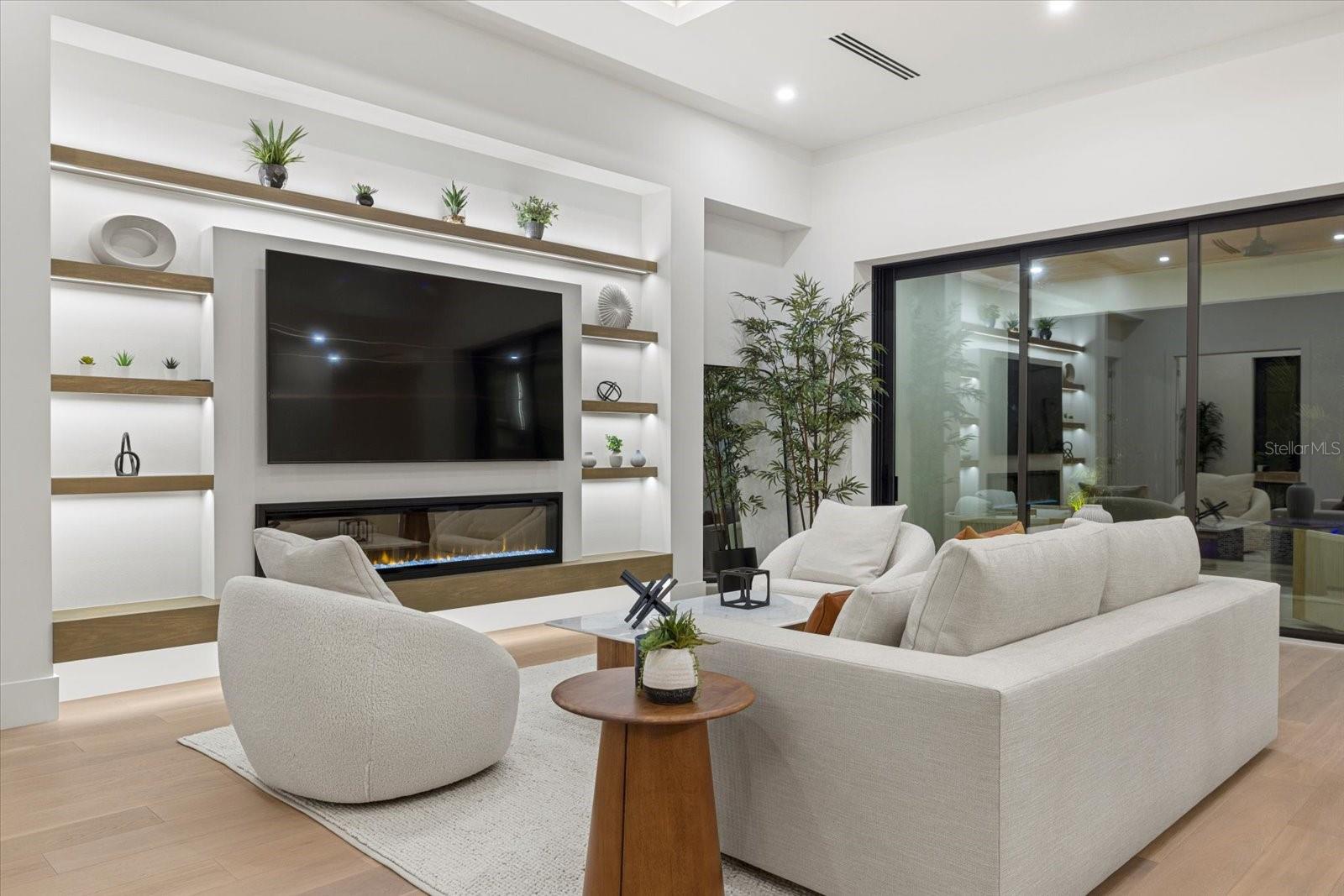 GRANADA PARK - Residential