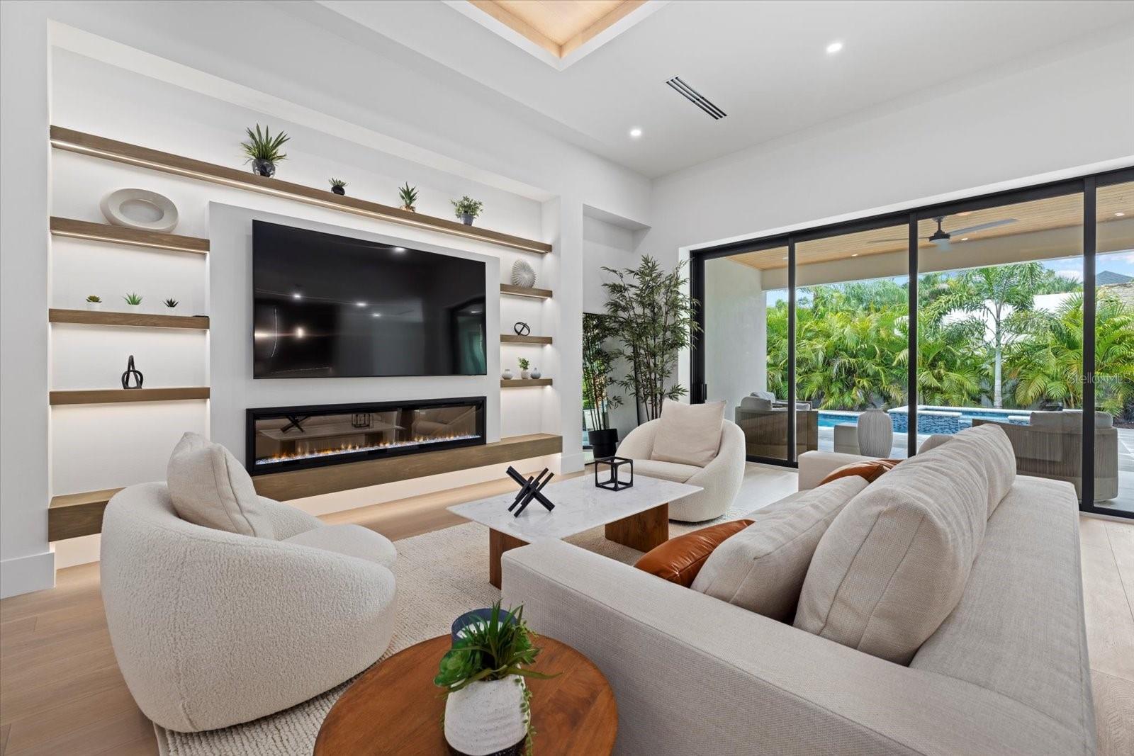 GRANADA PARK - Residential