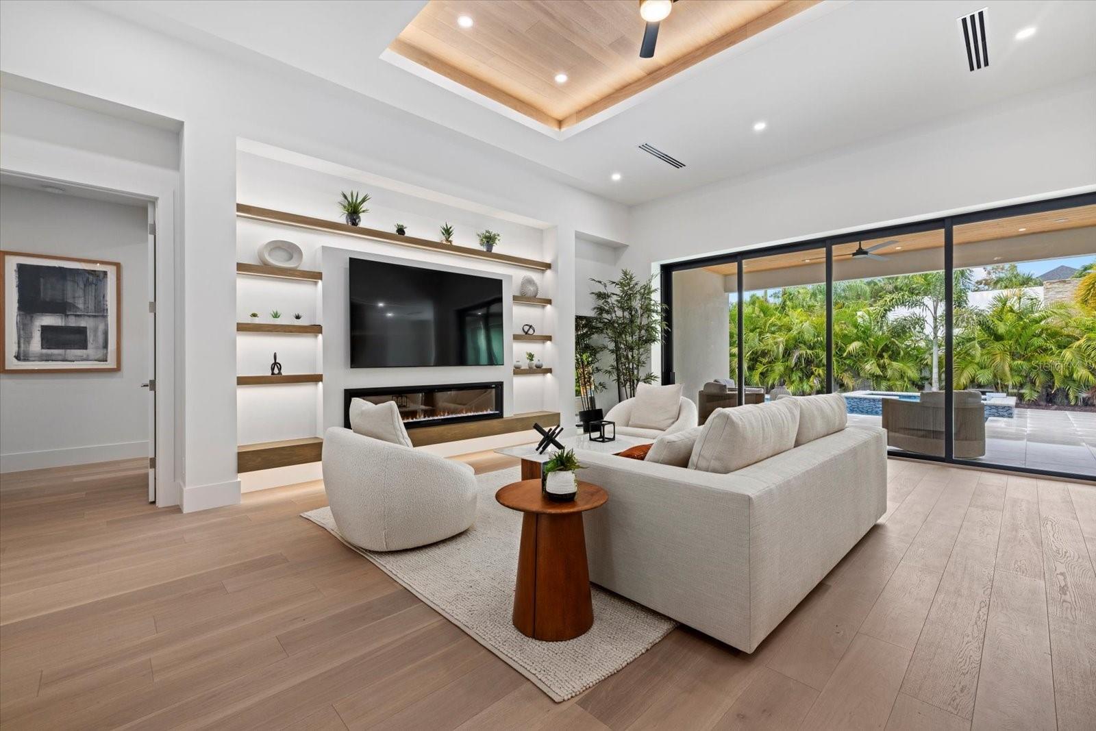 GRANADA PARK - Residential