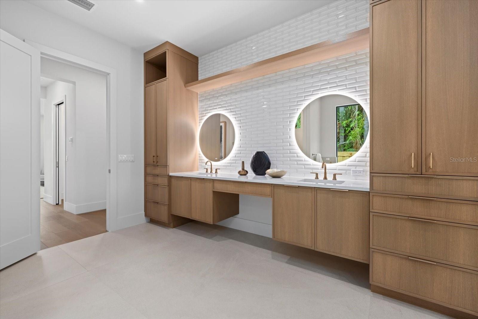 GRANADA PARK - Residential