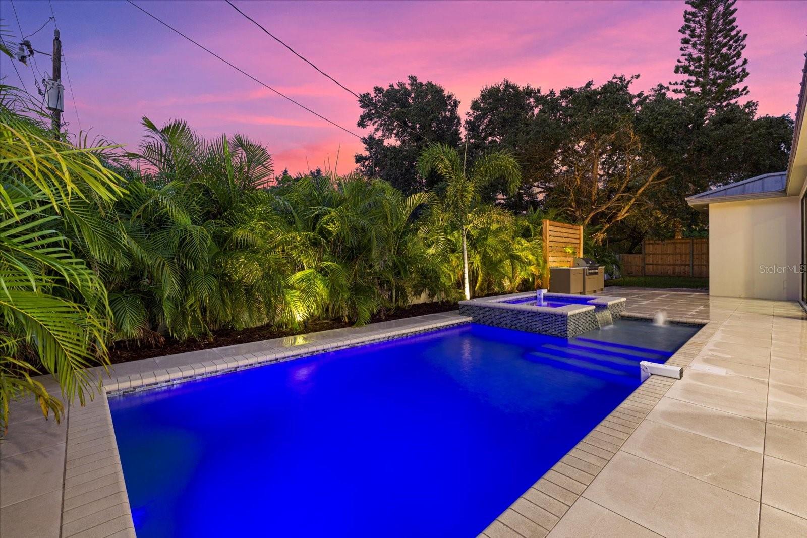 GRANADA PARK - Residential