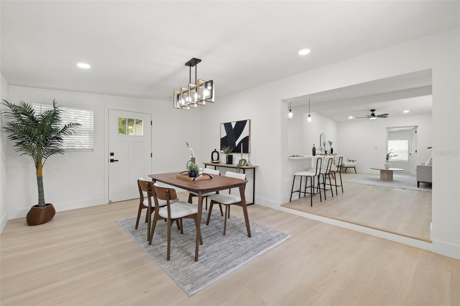 3008 E ELM STREET