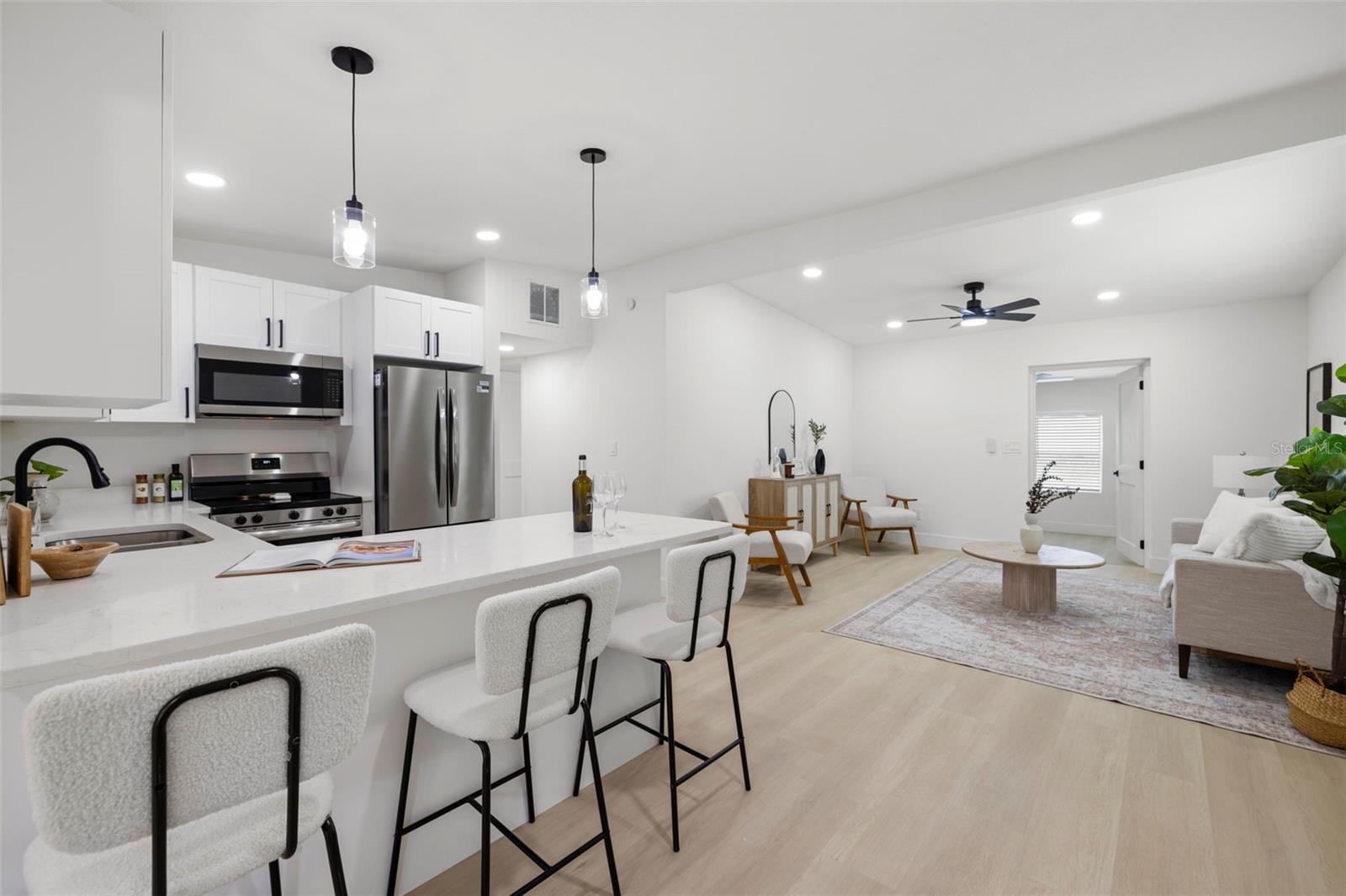 3008 E ELM STREET