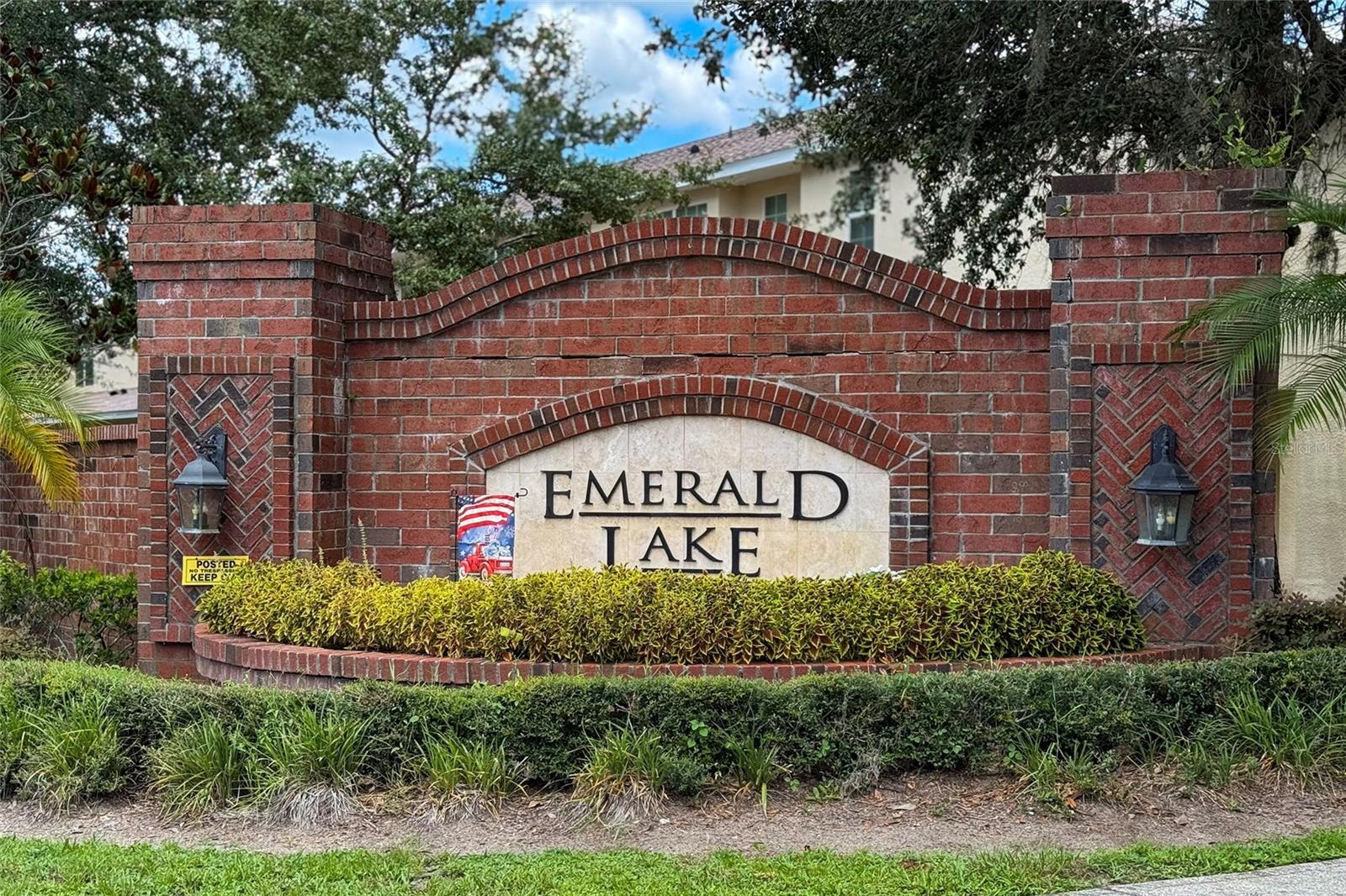 EMERALD LAKE - Residential