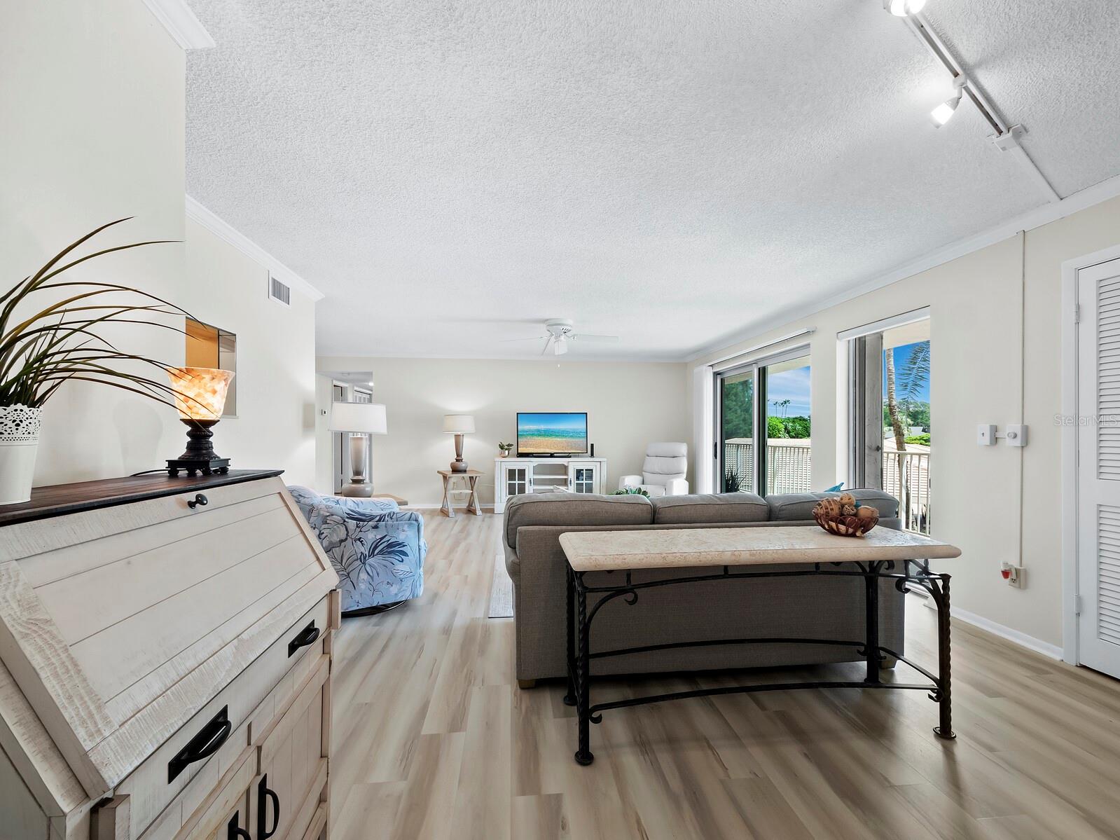 ISLANDER CLUB OF LONGBOAT - Residential