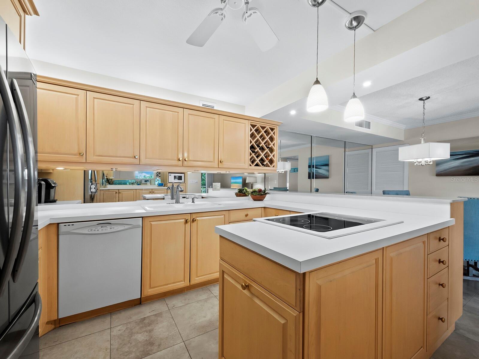 ISLANDER CLUB OF LONGBOAT - Residential