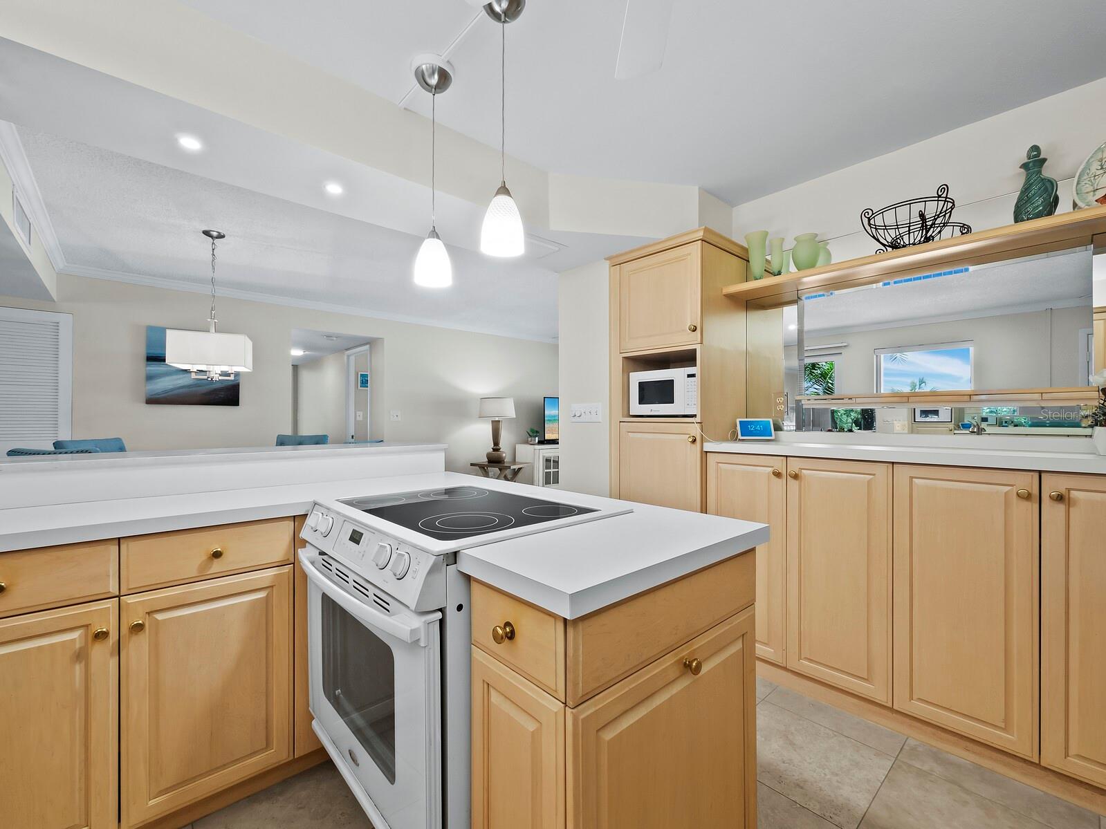 ISLANDER CLUB OF LONGBOAT - Residential