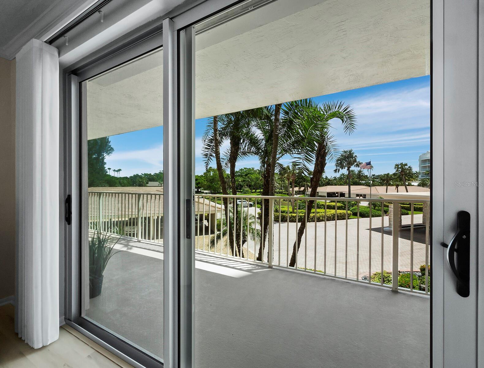 ISLANDER CLUB OF LONGBOAT - Residential