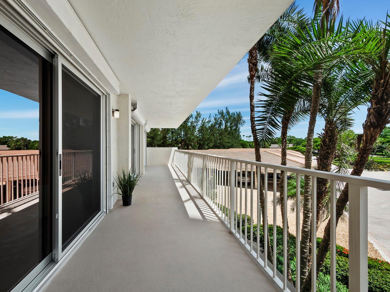 ISLANDER CLUB OF LONGBOAT - Residential