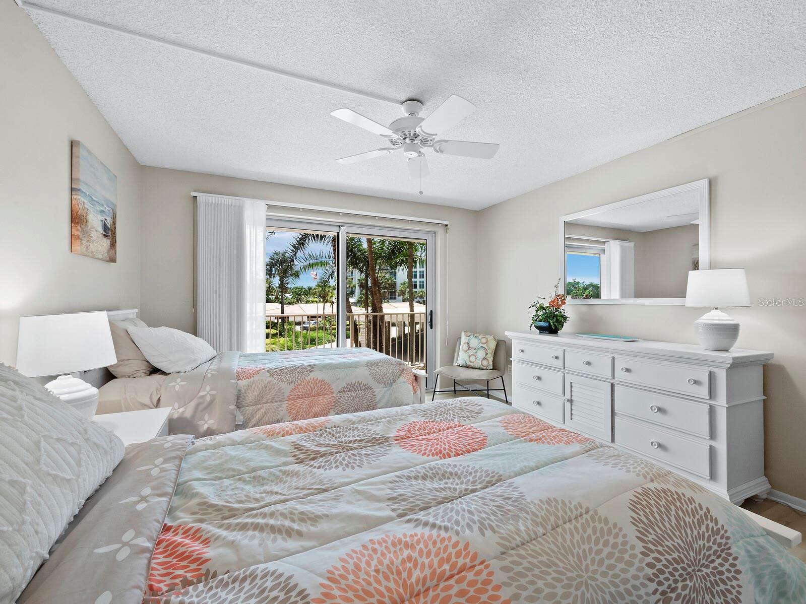 ISLANDER CLUB OF LONGBOAT - Residential