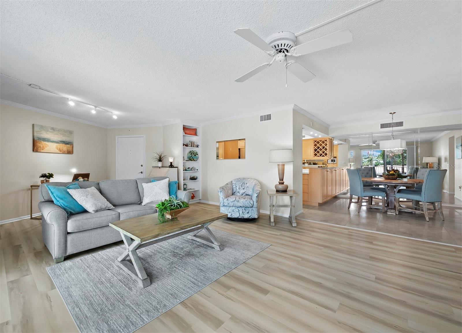 ISLANDER CLUB OF LONGBOAT - Residential