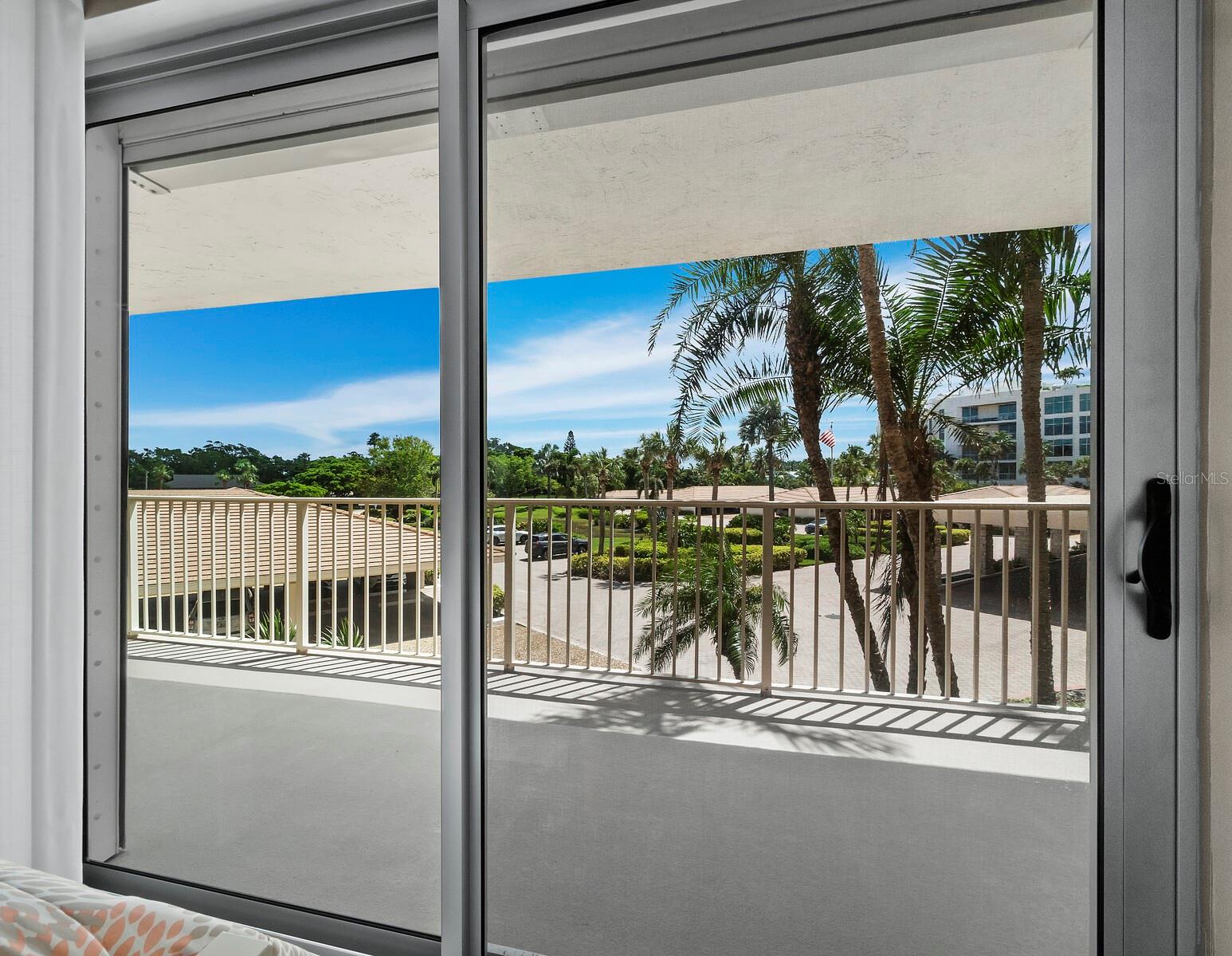 ISLANDER CLUB OF LONGBOAT - Residential