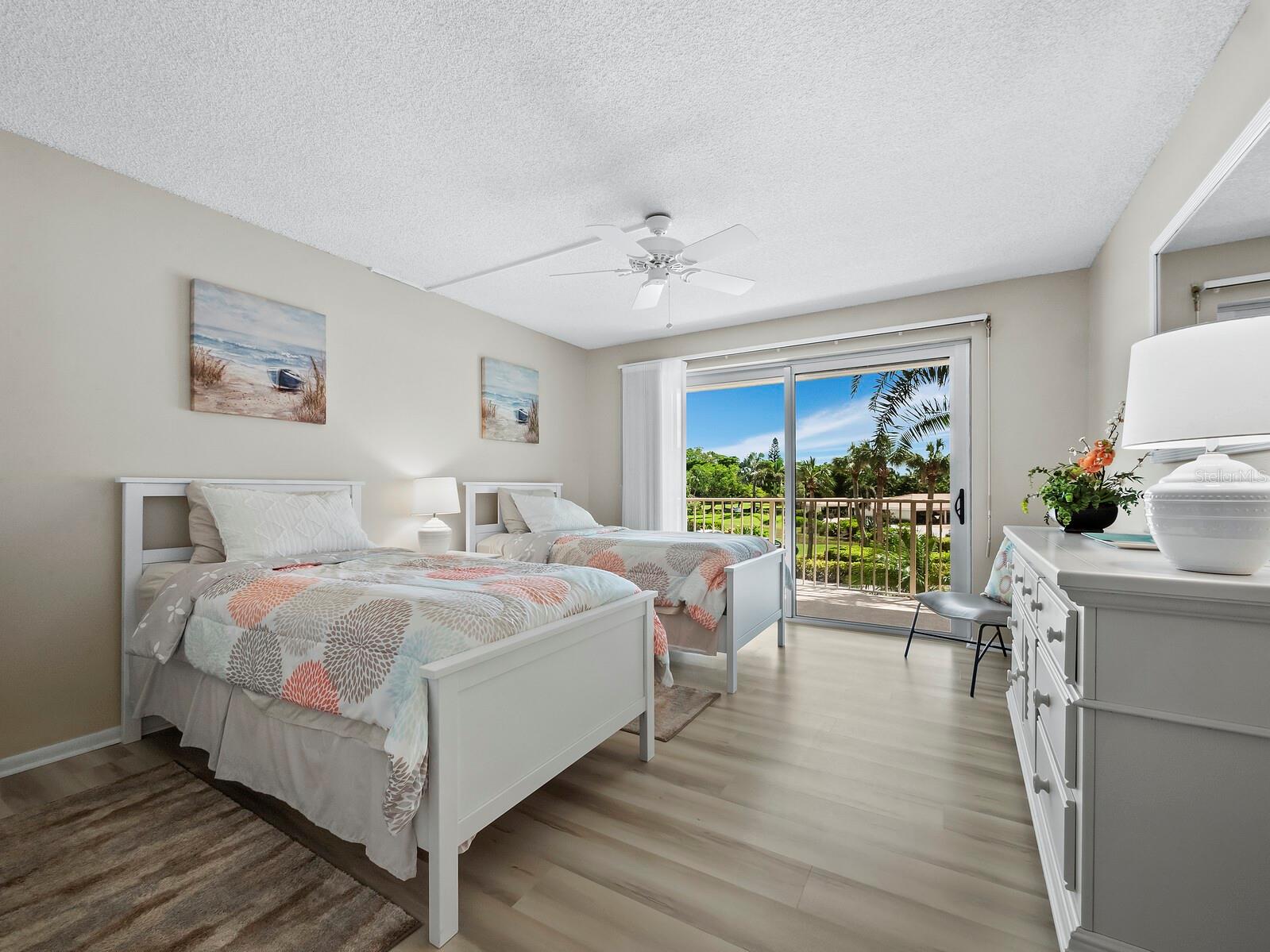 ISLANDER CLUB OF LONGBOAT - Residential