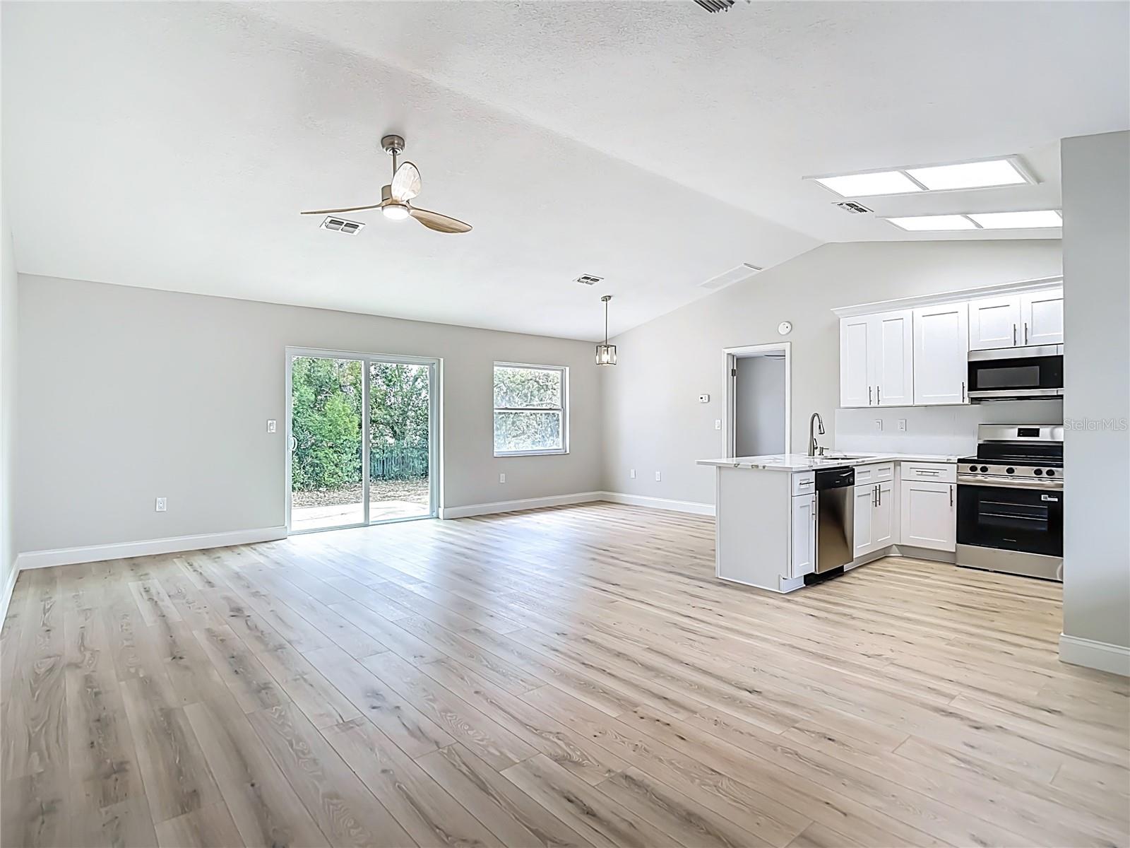 SPRING HILL - Residential